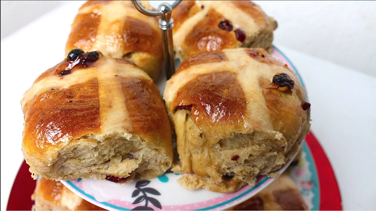 HOT CROSS BUNS